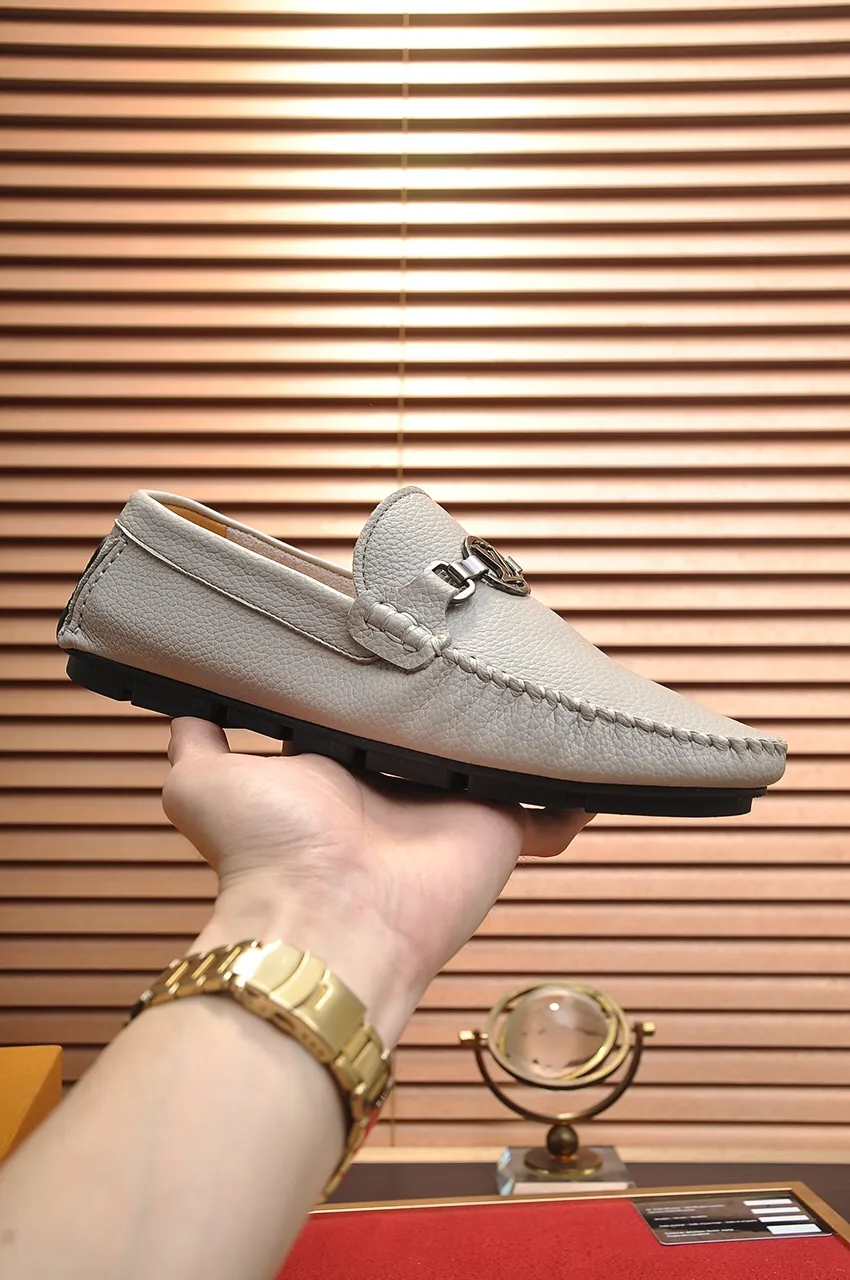 Men's men's shoes 💰420💶 [LV Doudou shoes] (water-dyed cowhide lining) new model is on the market, available on the official website. The new Doudou shoes are processed into single-color materials, and the uppers are made of imported horsehide leather. The body of the shoe is fully hemmed with mark thread, and is lined with imported original cowhide leather. The elegant shoe shape is super suitable for all-matching, and the size is 38-44.